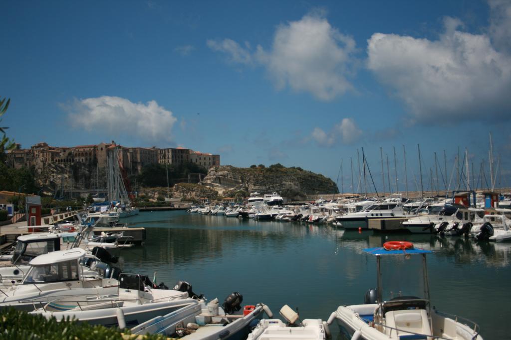 Appartamenti Porta Antica Di Tropea Habitación foto